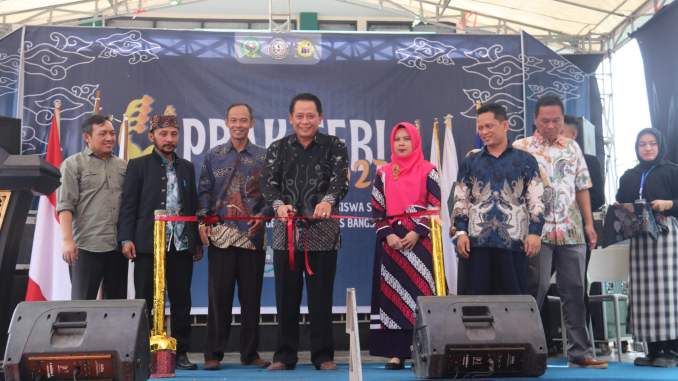 Sebanyak 96 Mahasiswa Baru Jurusan Pariwisata Syariah mengikuti PBAK FEBI  Tahun 2023