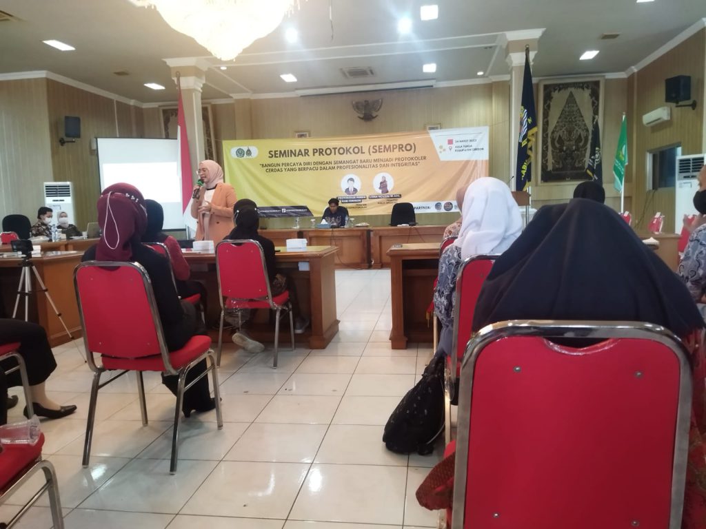 Mahasiswa Prodi Pariwisata Syariah mengikuti Seminar Keprotokolan